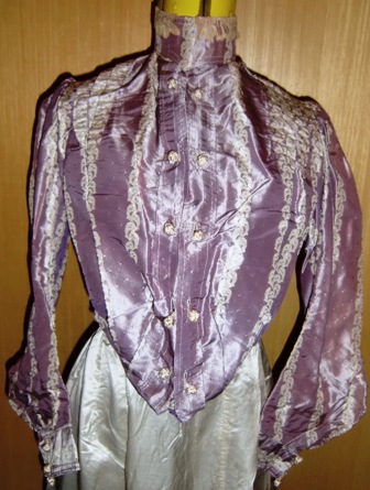 xxM422M Late Victorian blouse